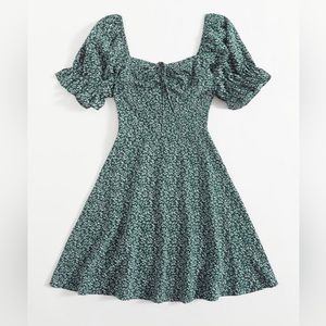 NWOT Foliage Puff Sleeve Dress